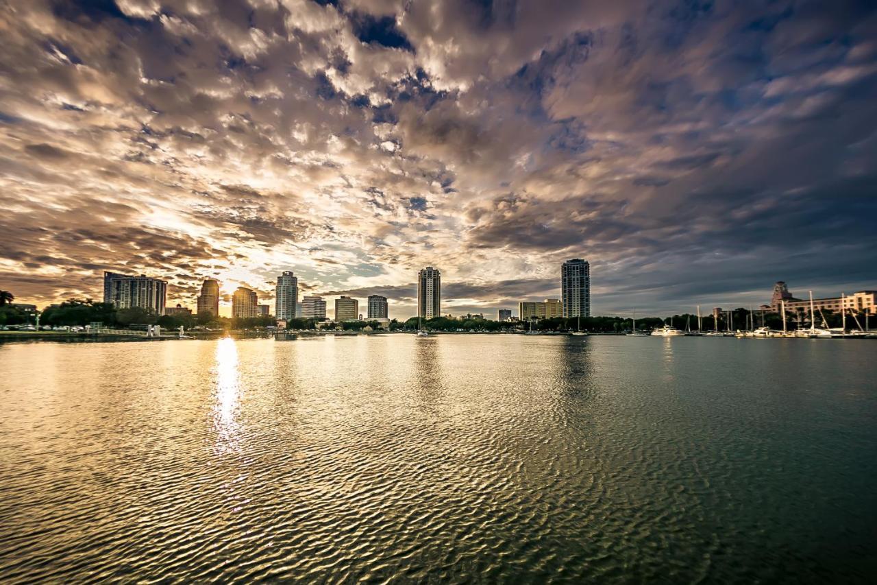 St. Petersburg Downtown Apartments ภายนอก รูปภาพ